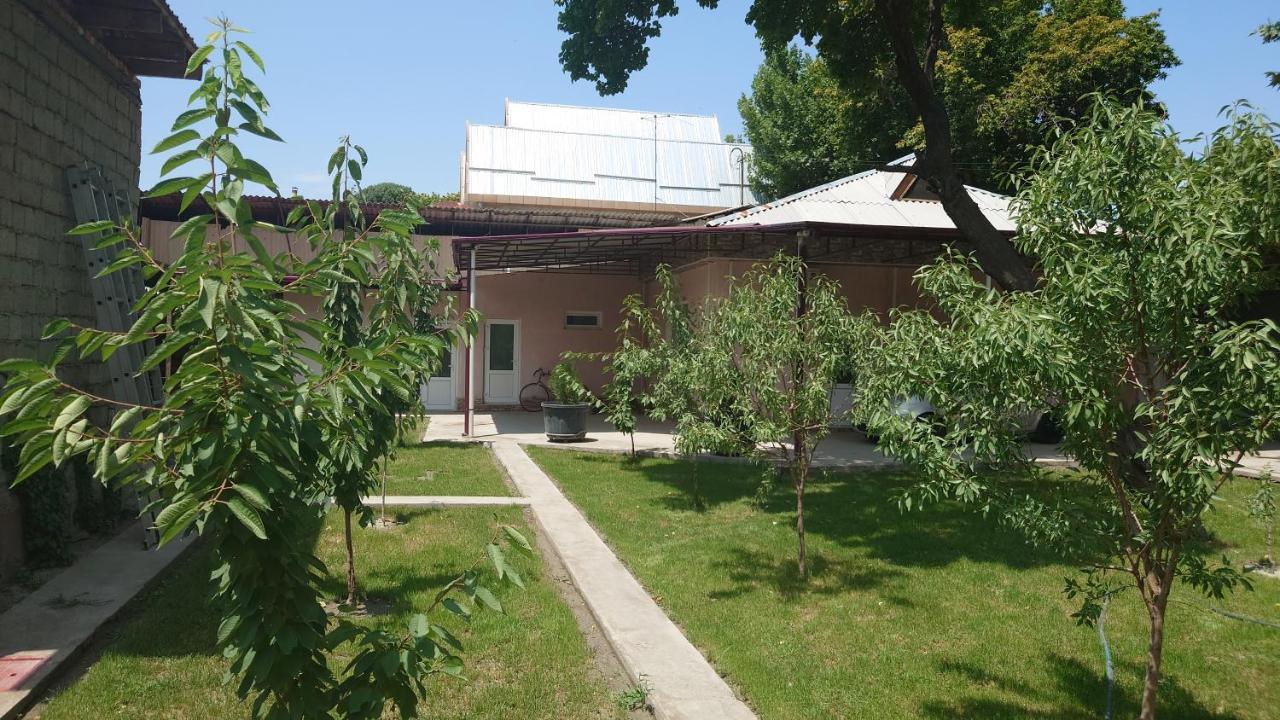 Megi Hostel Fergana Exterior foto